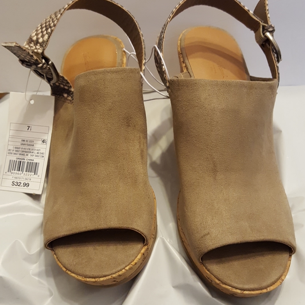 Women's Universal Threads Wedge Heels Sz 7.5